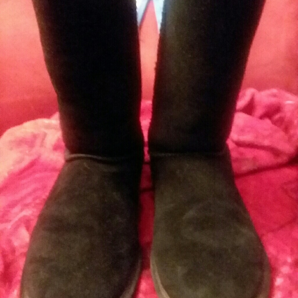 Womens Bearpaw boots